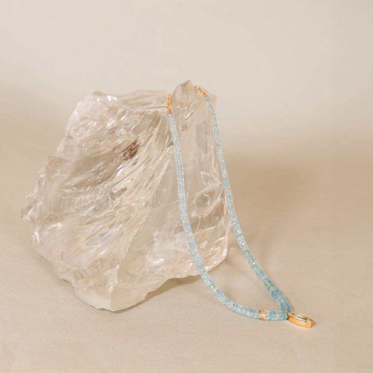 trozo de hielo con collar colección ice