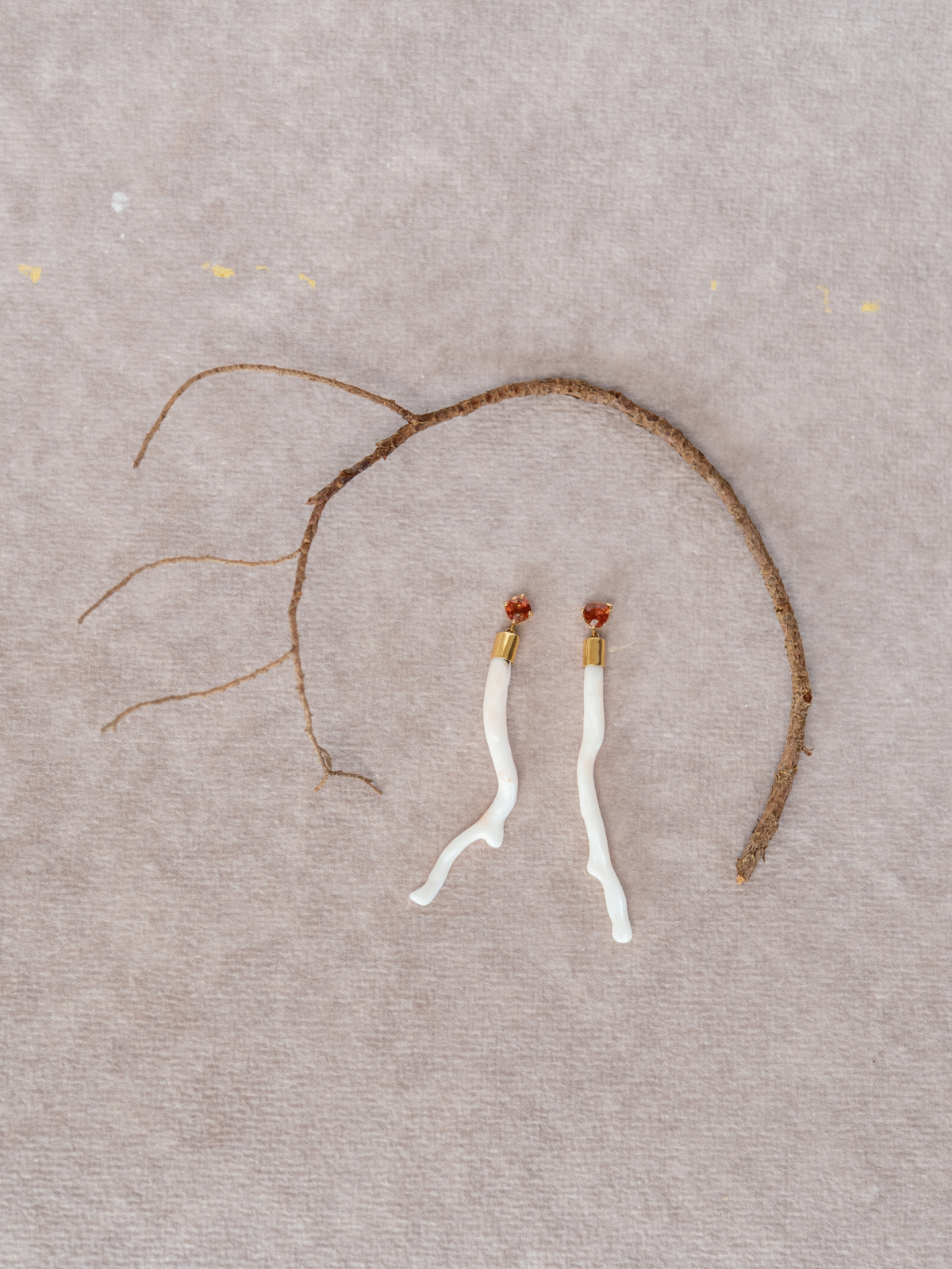 Pendientes largos de Coral Blanco y Turmalina - Imagen 2