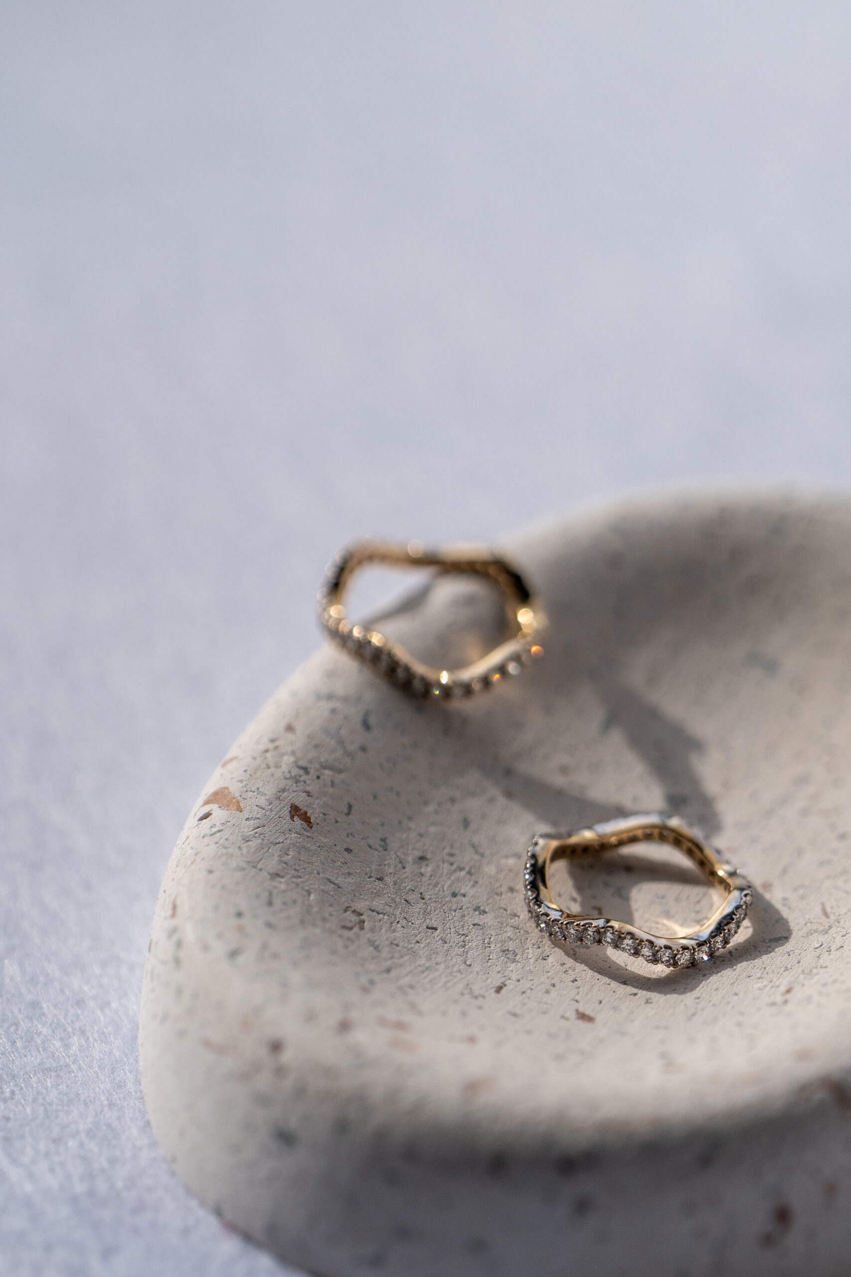 Anillo Wave diamantes 2 Anillo Wave diamantes - Imagen 2