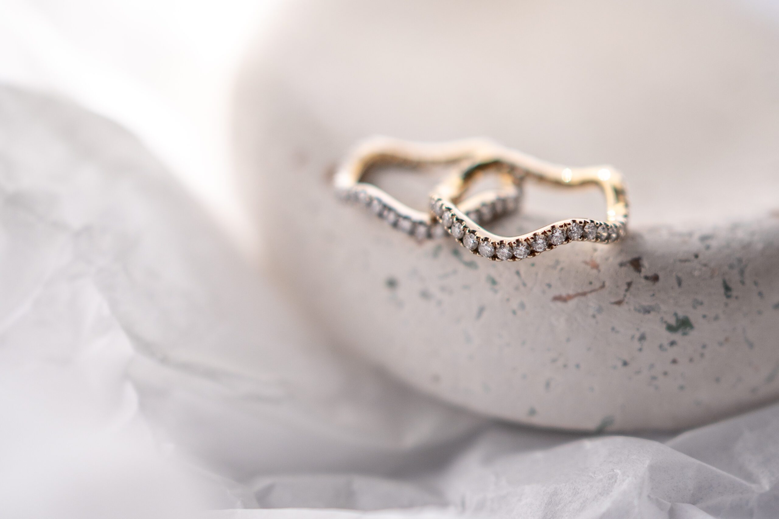 Anillo Wave diamantes 3 Anillo wave. Joyería artesanal para regalar en verano
