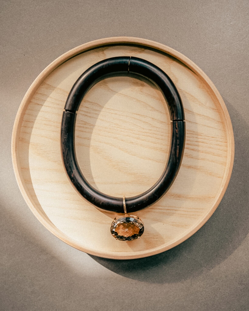 Collar Earth